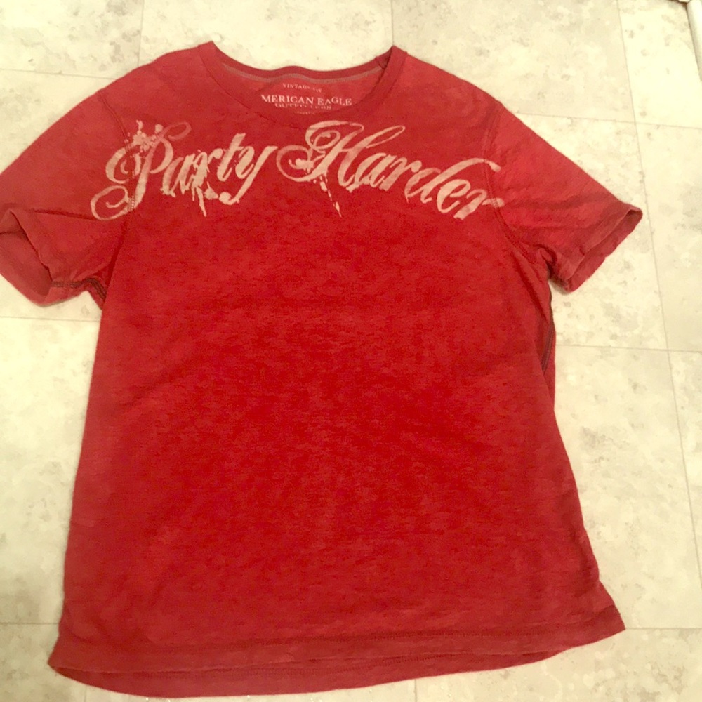 Men’s large American Eagle shirt.